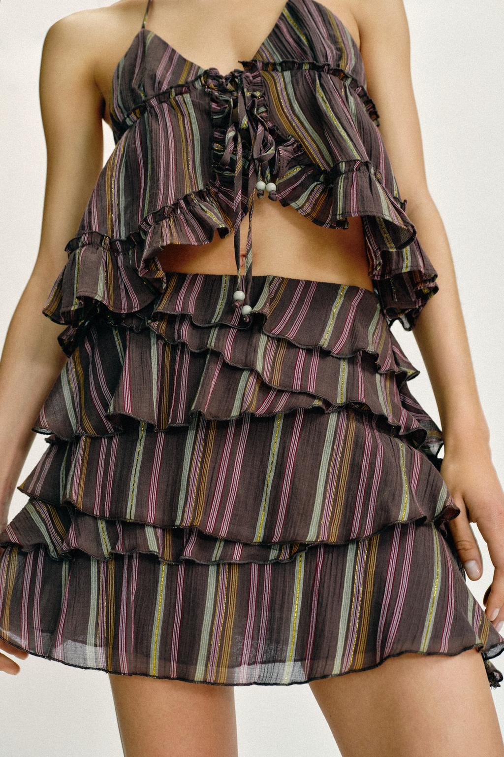 ЮБКА-ШОРТЫ В ПОЛОСКУ С МЕТАЛЛИЗИРОВАННОЙ НИТЬЮ