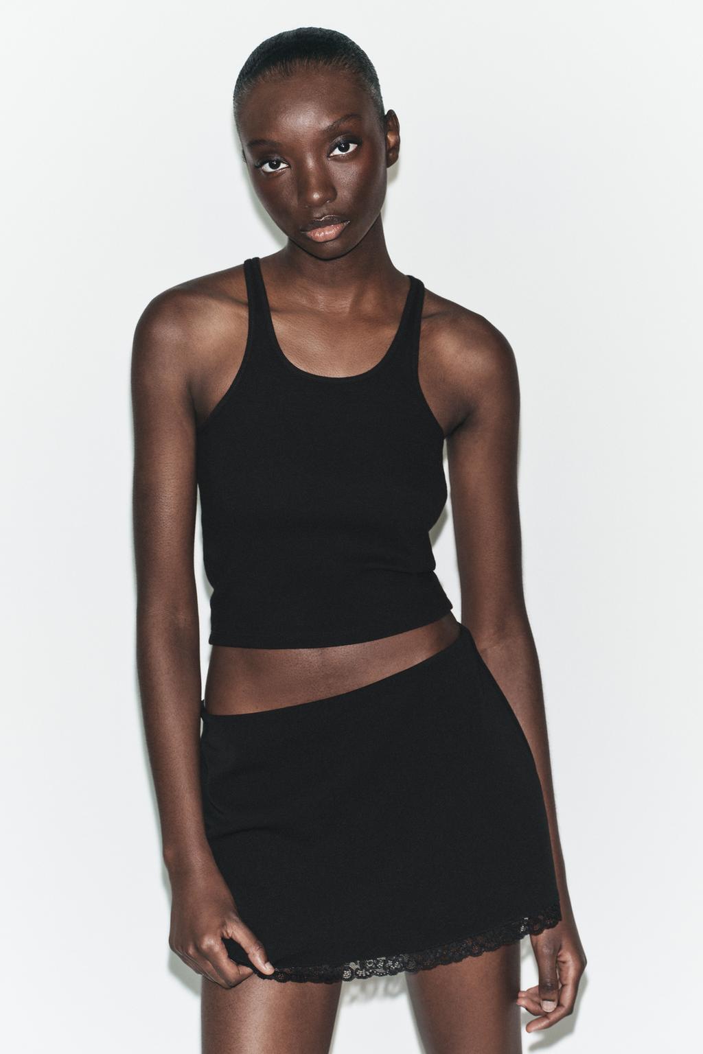 МИНИ-ЮБКА ИЗ ЭЛАСТИЧНОЙ ТКАНИ С КРУЖЕВОМ