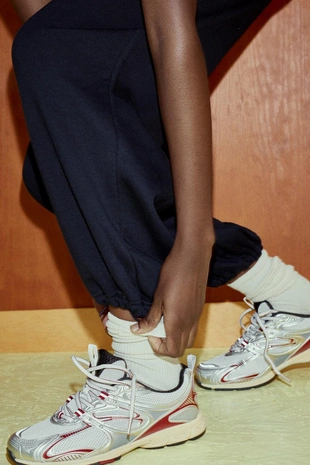 Контрастные кроссовки- Заказать в России