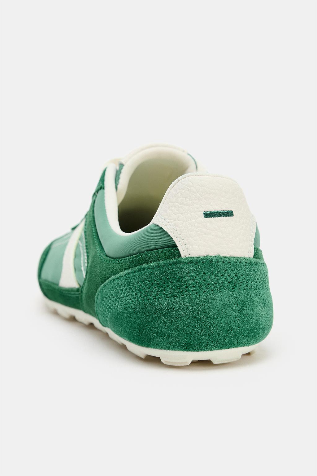 БЕГОВЫЕ КРОССОВКИ