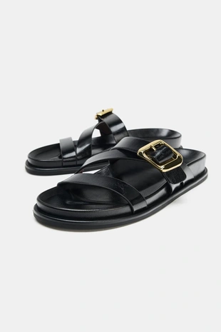 Сандалии на плоской подошве с пряжками- Заказать в России