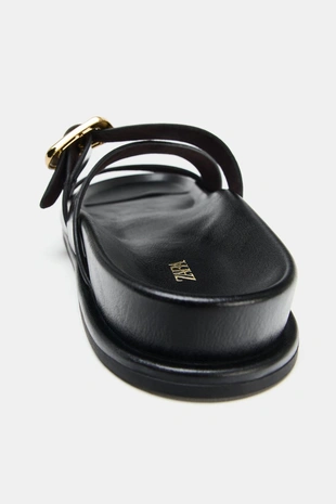 Сандалии на плоской подошве с пряжками- Заказать в России