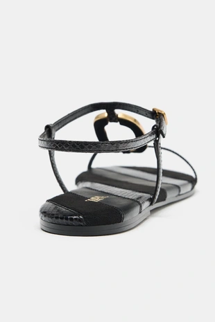 Сандалии на плоской подошве с металлической аппликацией- Заказать в России