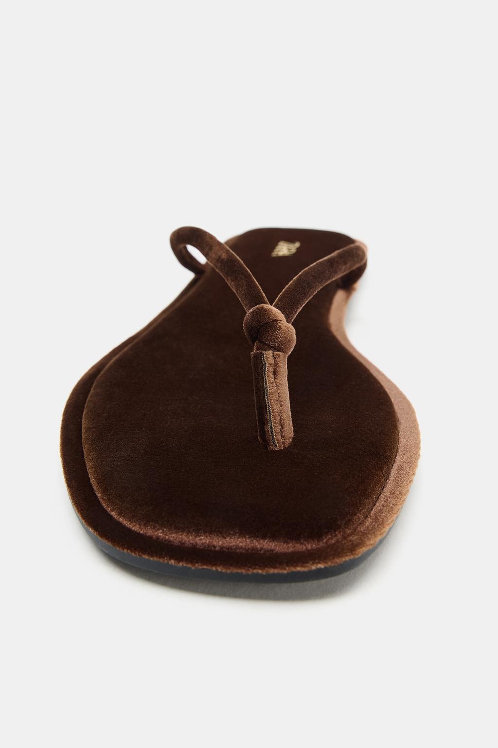 БАРХАТИСТЫЕ САНДАЛИИ НА ПЛОСКОЙ ПОДОШВЕ