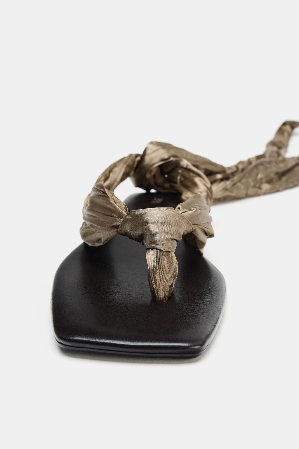 САНДАЛИИ НА ПЛОСКОЙ ПОДОШВЕ С УЗЛОМ