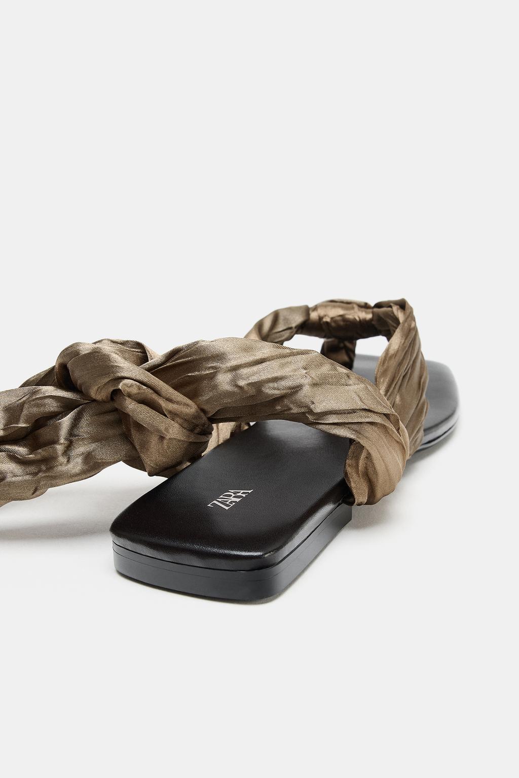 САНДАЛИИ НА ПЛОСКОЙ ПОДОШВЕ С УЗЛОМ