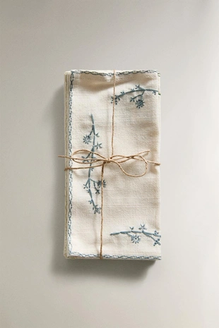 Набор салфеток с вышитыми растениями (набор из 4 шт.)- Заказать в России