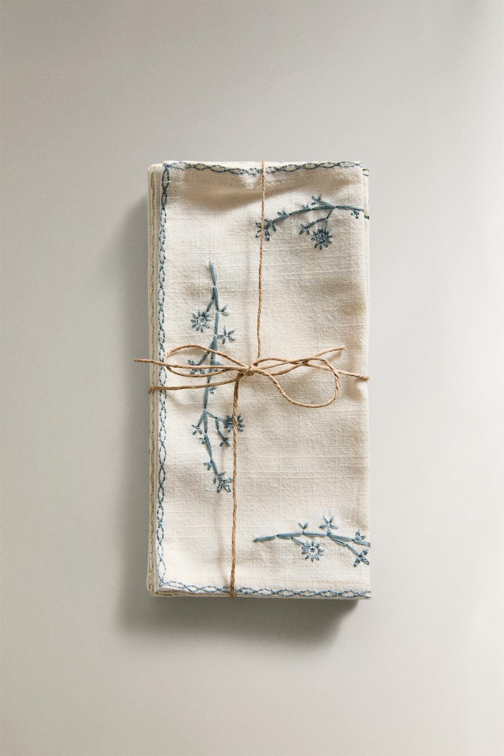 Набор салфеток с вышитыми растениями (набор из 4 шт.)