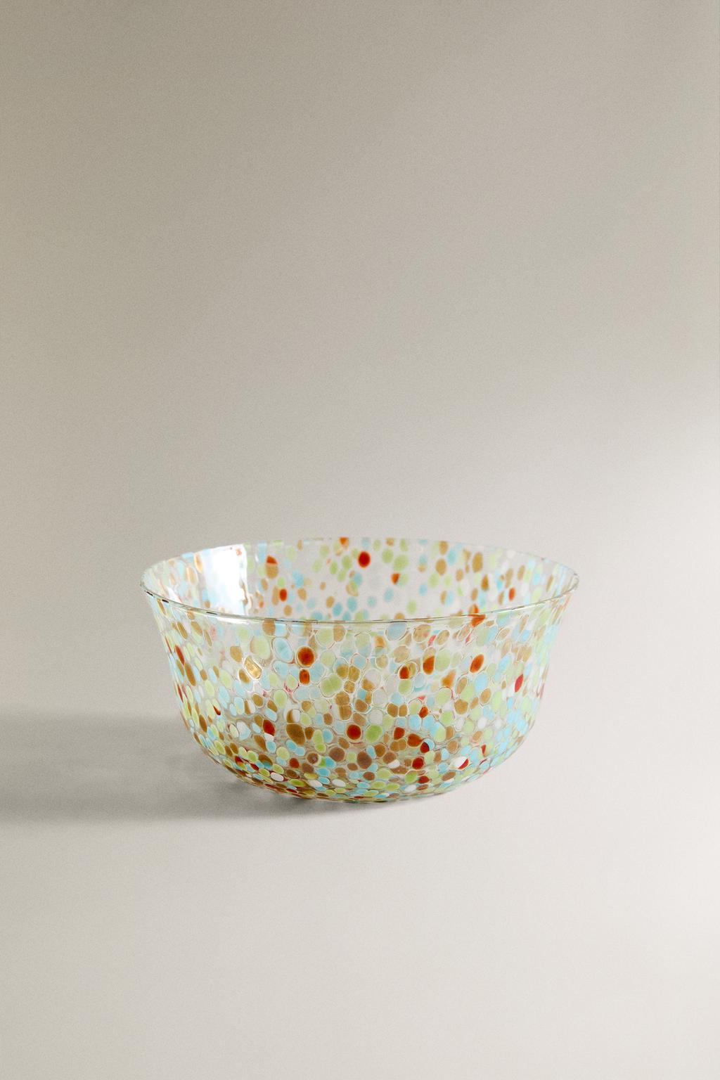 Стеклянная чаша с разноцветными вкраплениями