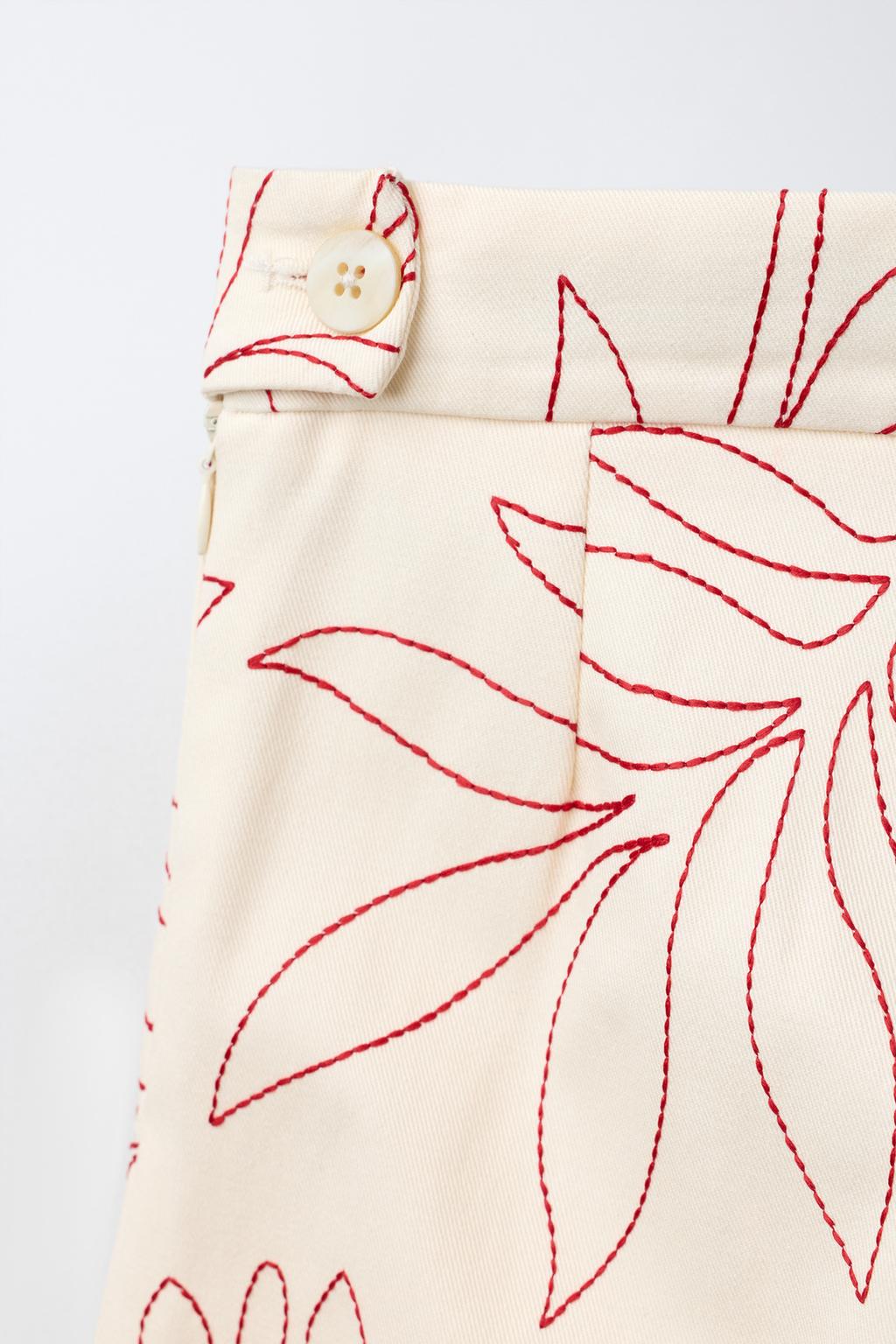 БРЮКИ WIDE LEG С КОНТРАСТНОЙ ВЫШИВКОЙ В ВИДЕ ЛИСТЬЕВ