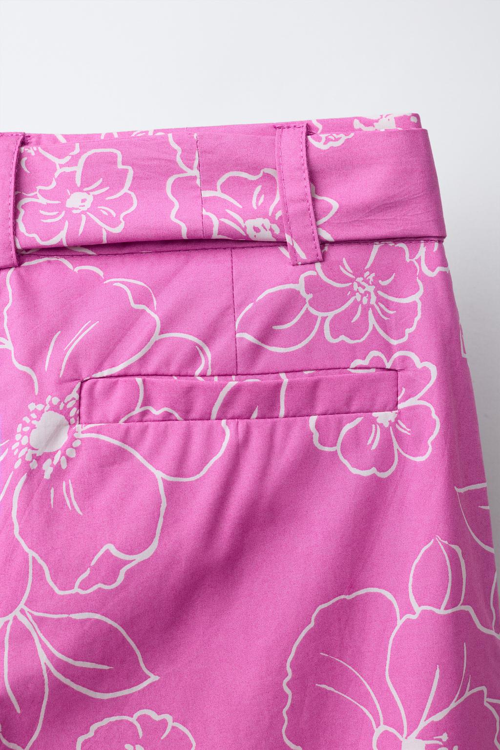 БРЮКИ С ЦВЕТОЧНЫМ ПРИНТОМ И РЕМНЕМ