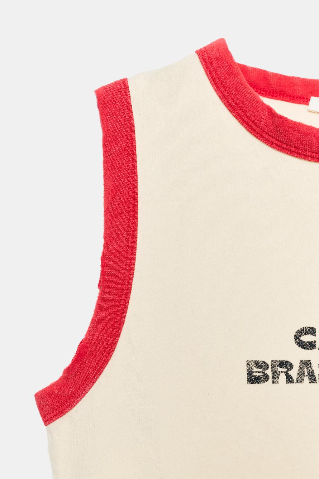 ФУТБОЛКА С КОНТРАСТНЫМ ТЕКСТОМ