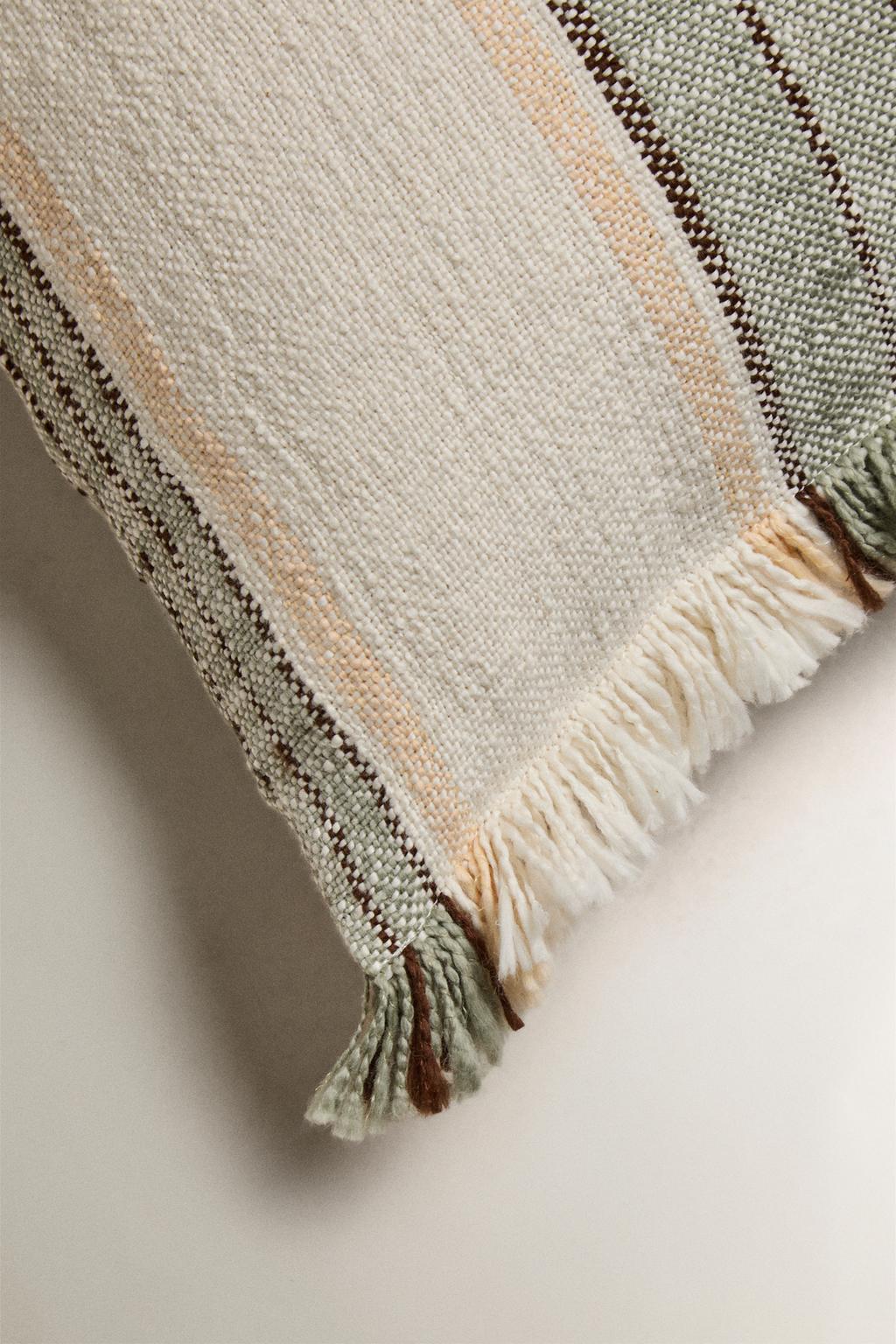 Покрывало с бахромой