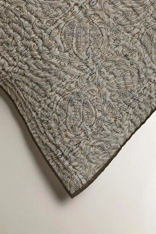 Наволочка с цветочным принтом- Заказать в России