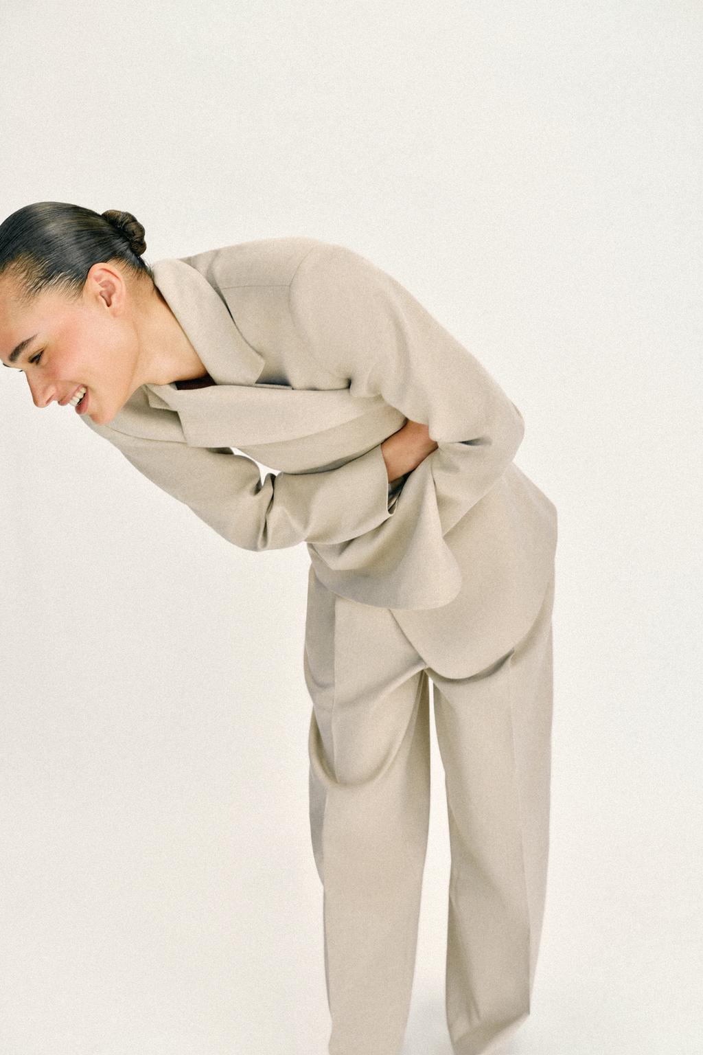 БРЮКИ ПРЯМОГО КРОЯ С ЗАЩИПАМИ