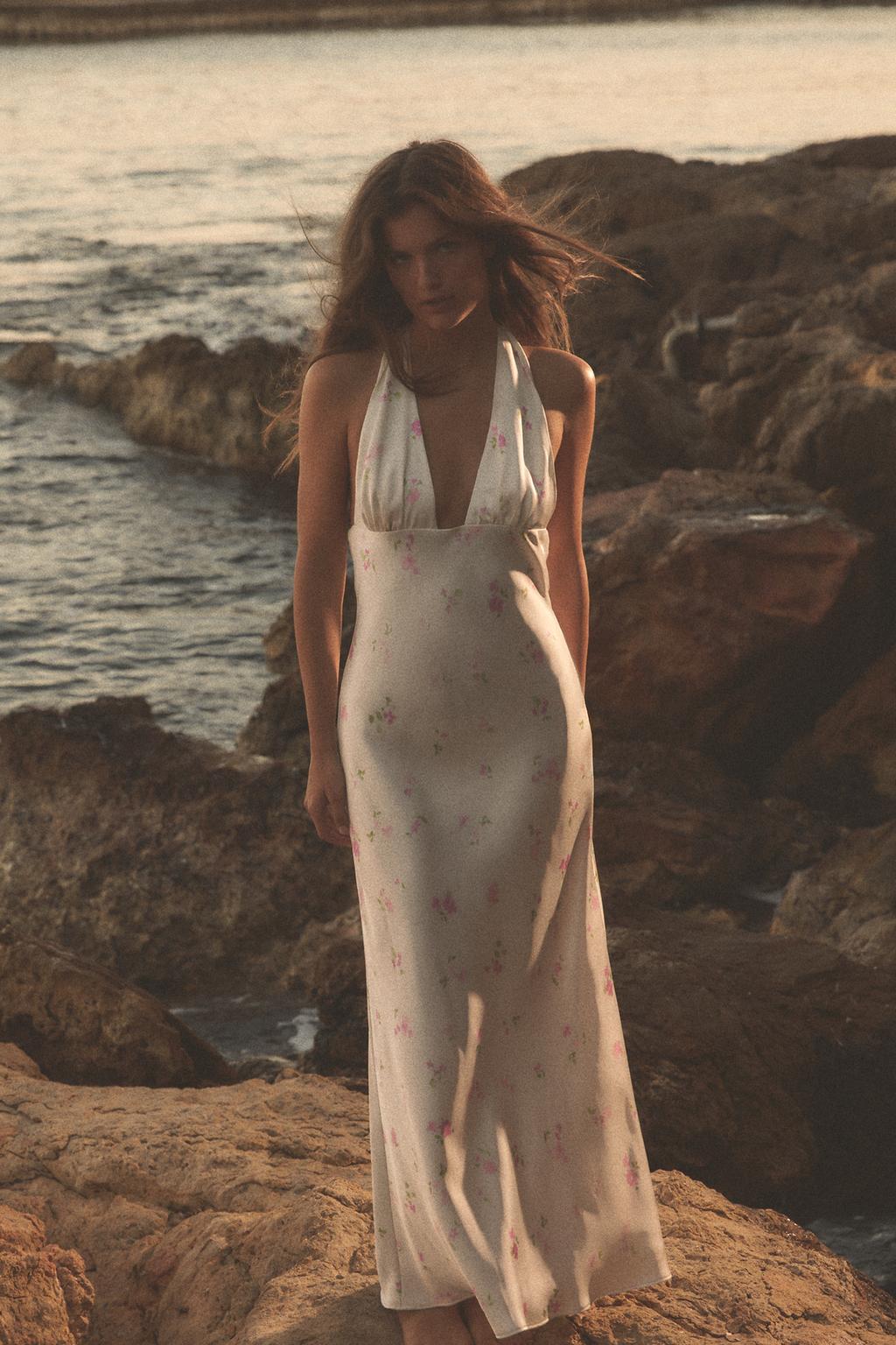 АТЛАСНОЕ ПЛАТЬЕ МИДИ С ЦВЕТОЧНЫМ ПРИНТОМ