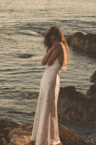 Атласное платье миди с цветочным принтом- Заказать в России