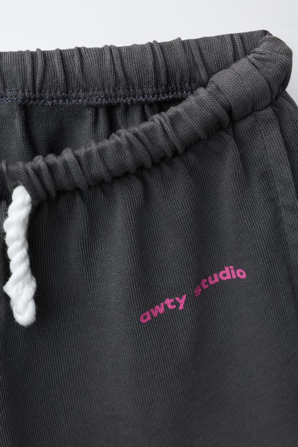 КОМПЛЕКТ ИЗ ФУТБОЛКИ И ШОРТОВ-БЕРМУДОВ