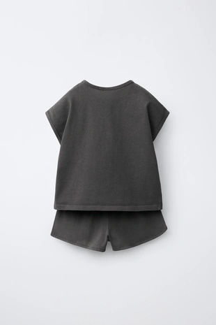 Комплект из футболки и шортов-бермудов- Заказать в России