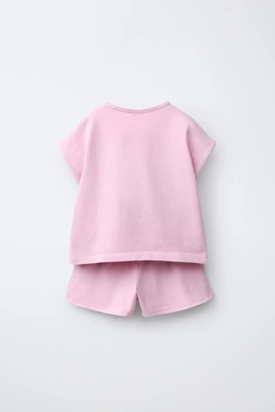 Комплект из футболки и шортов-бермудов