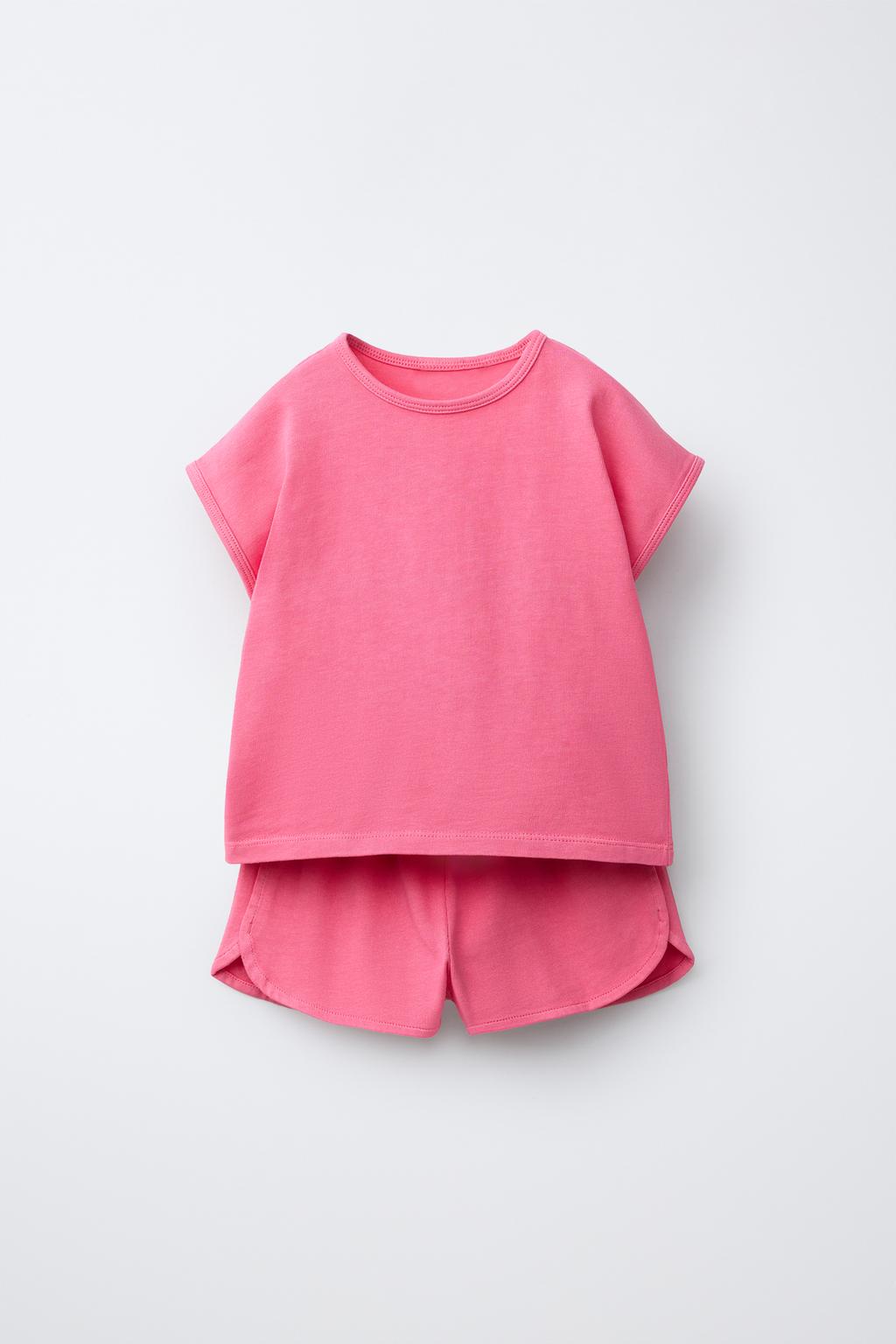 КОМПЛЕКТ ИЗ ФУТБОЛКИ И ШОРТОВ-БЕРМУДОВ