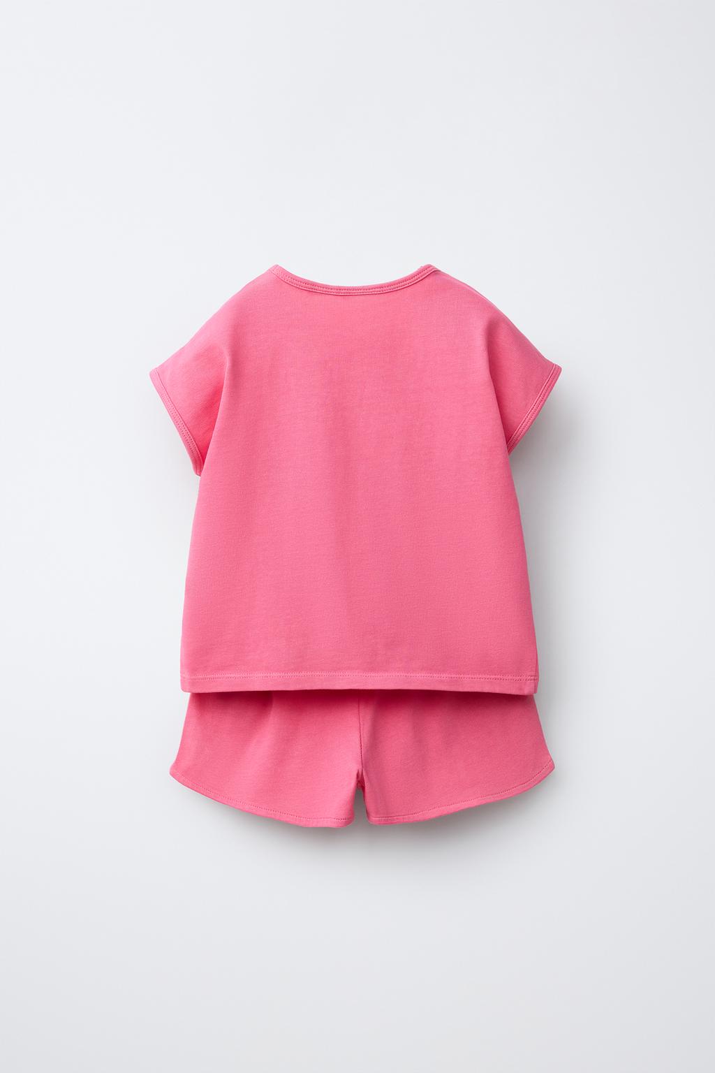 КОМПЛЕКТ ИЗ ФУТБОЛКИ И ШОРТОВ-БЕРМУДОВ