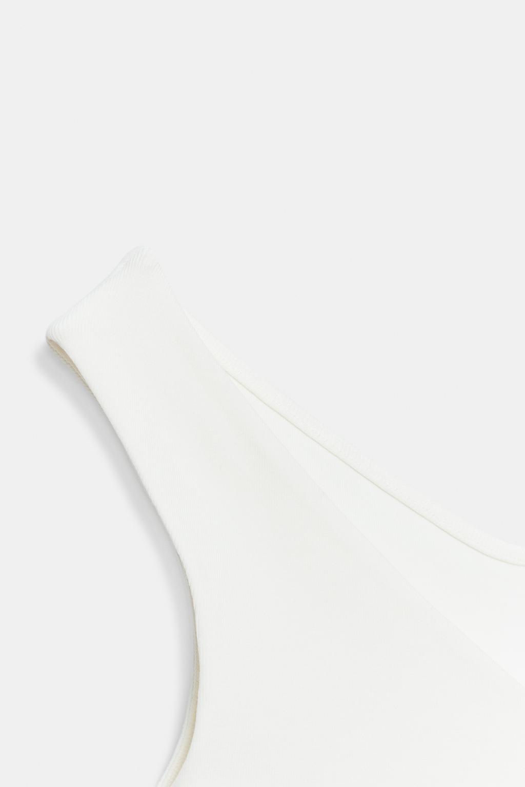 ФУТБОЛКА С ОТКРЫТЫМИ ПЛЕЧАМИ