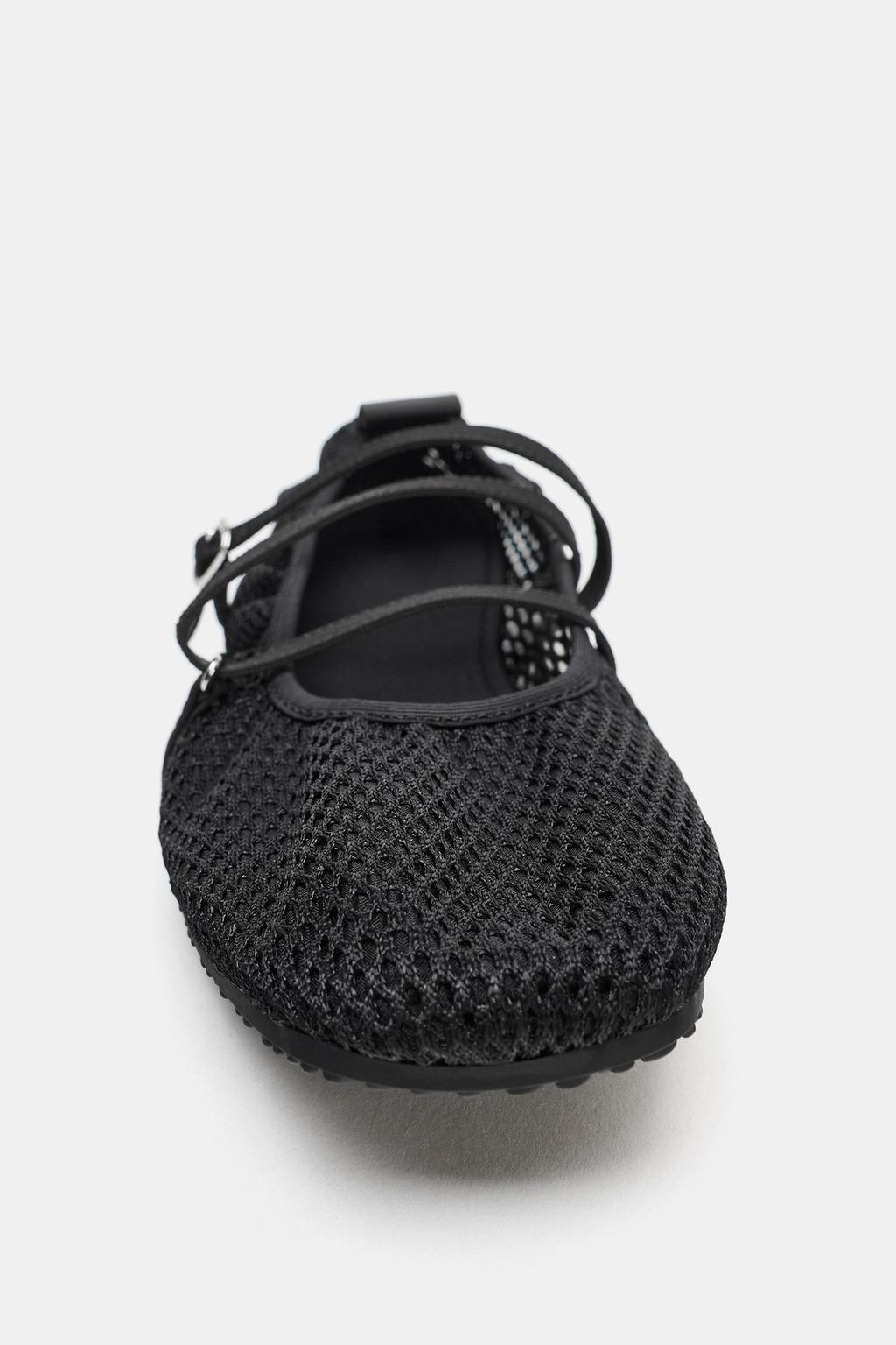 БАЛЕТКИ С ПЕРФОРАЦИЕЙ И РЕМЕШКАМИ