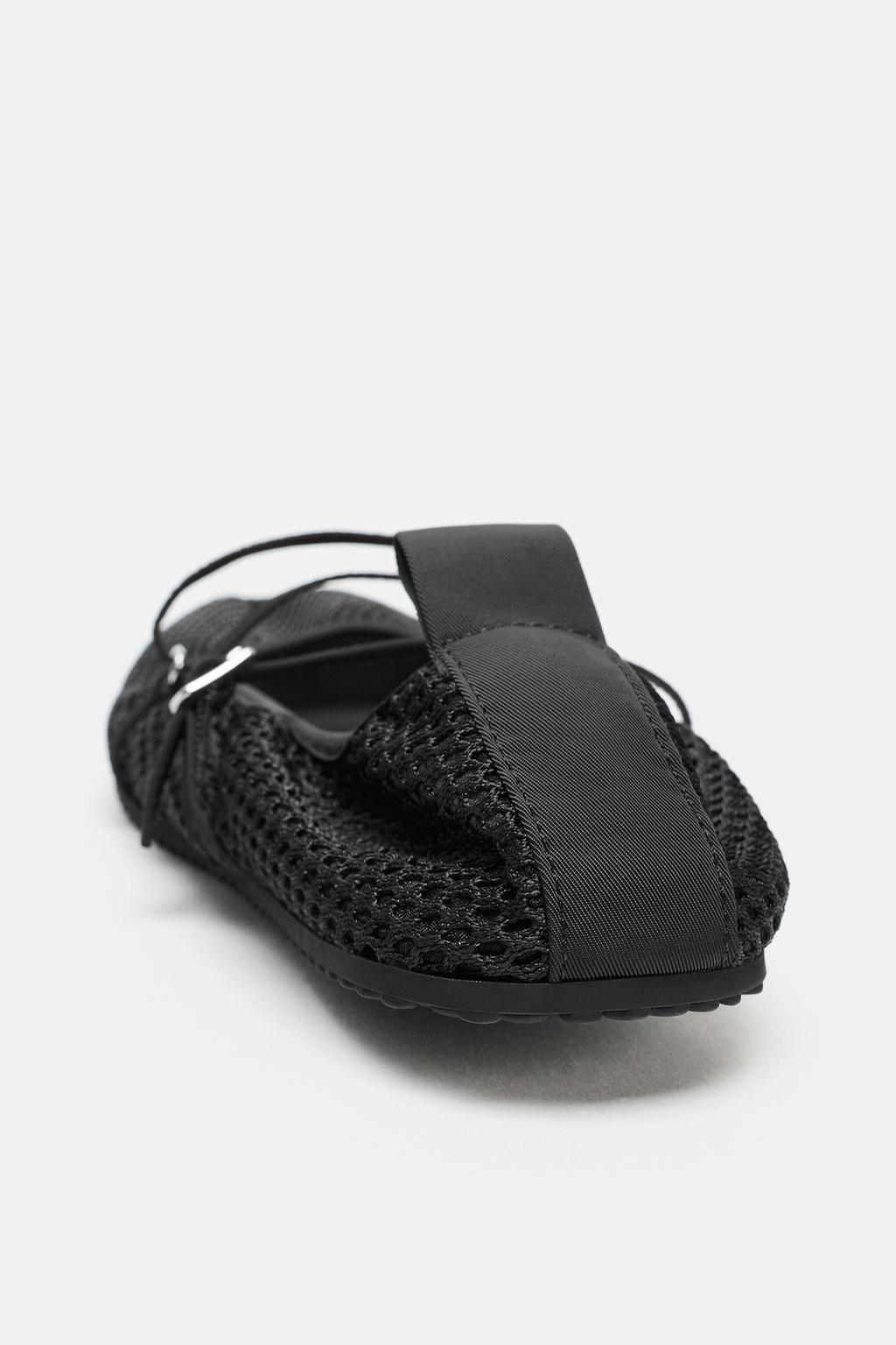 БАЛЕТКИ С ПЕРФОРАЦИЕЙ И РЕМЕШКАМИ