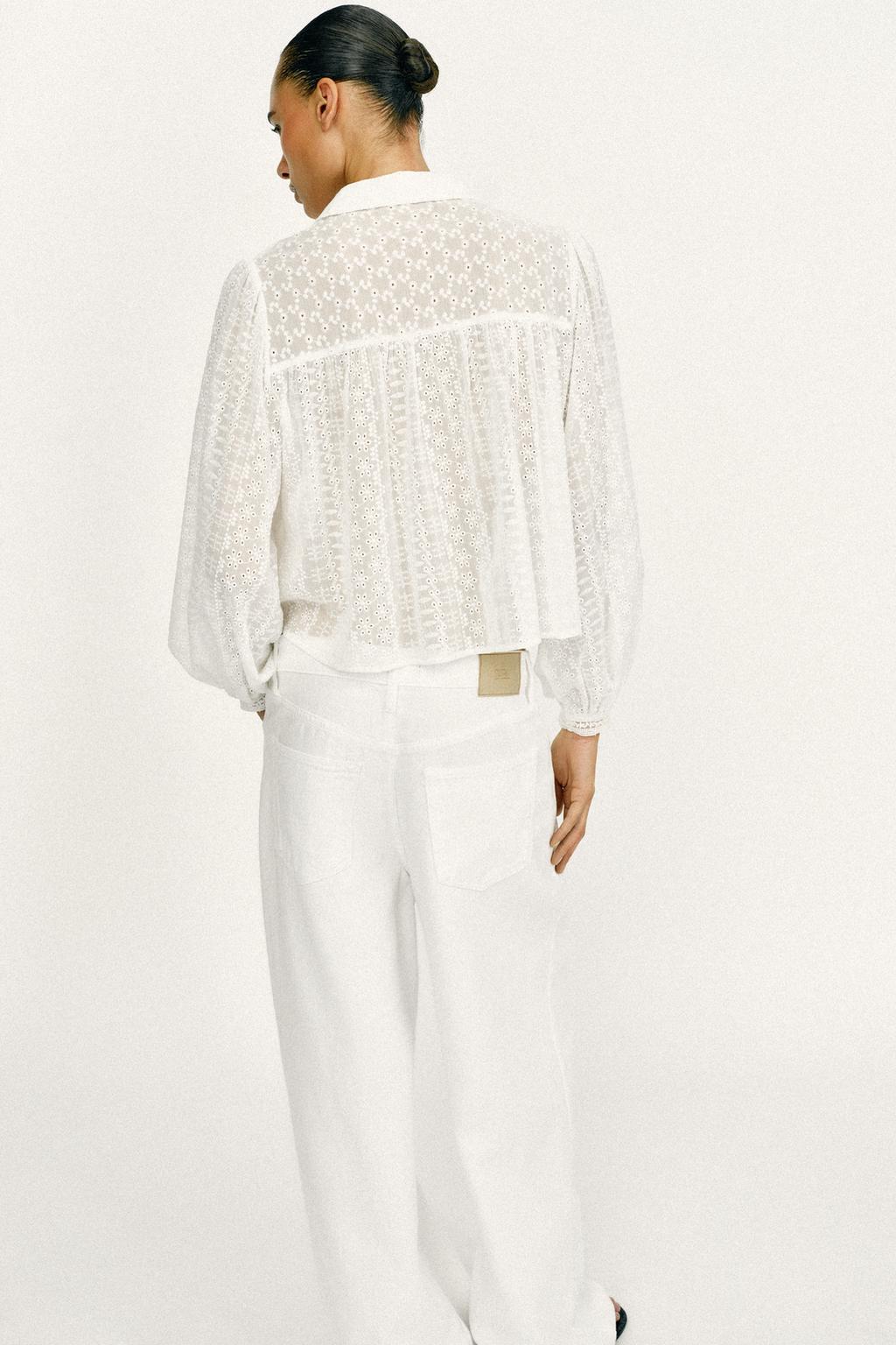 КОРОТКАЯ БЛУЗА С АЖУРНОЙ ВЫШИВКОЙ