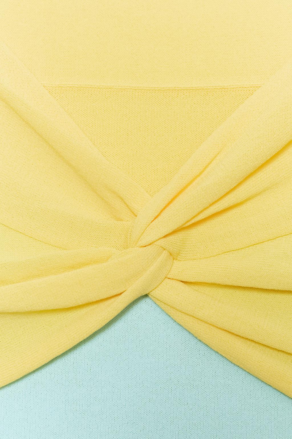 КОМБИНИРОВАННЫЙ ТРИКОТАЖНЫЙ ТОП С УЗЛОМ