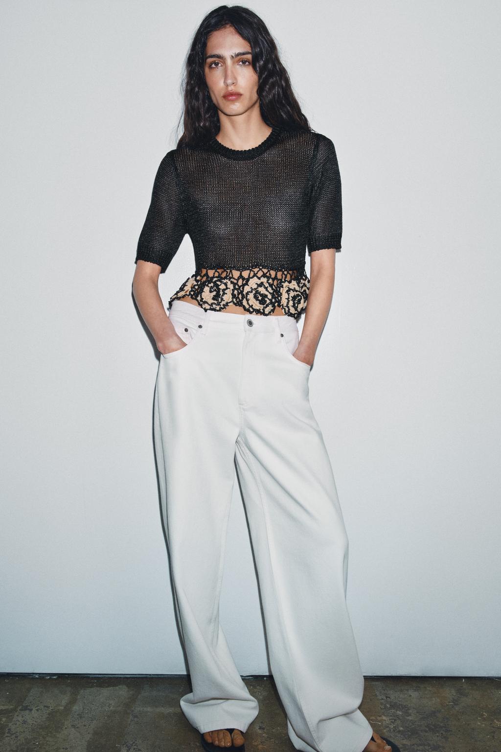 ТОП ИЗ ТРИКОТАЖА С ЦВЕТОЧНЫМ РЕЛЬЕФОМ