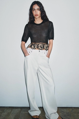 Топ из трикотажа с цветочным рельефом- Заказать в России