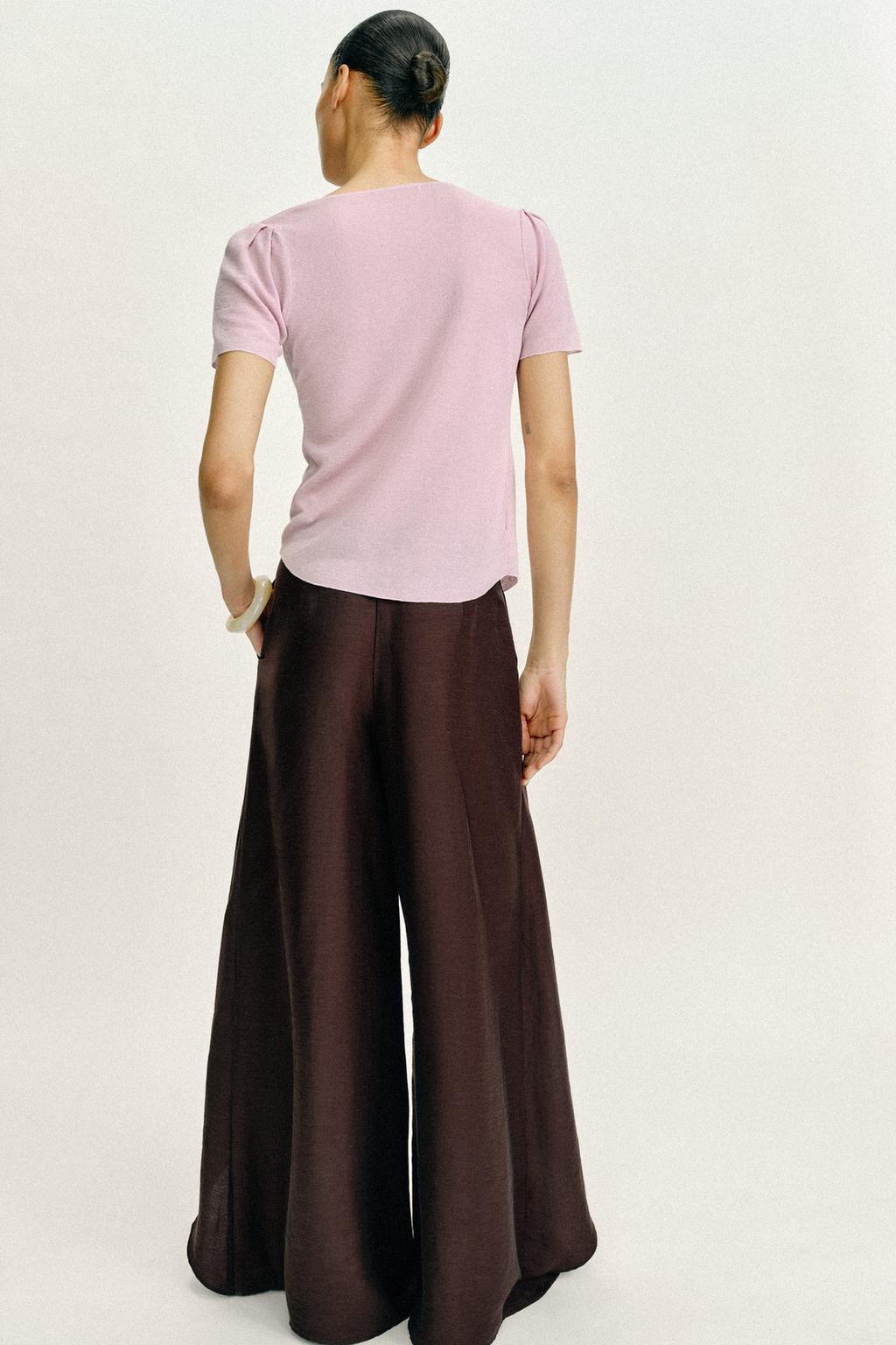 ТРИКОТАЖНЫЙ ТОП С ВОЛАНАМИ