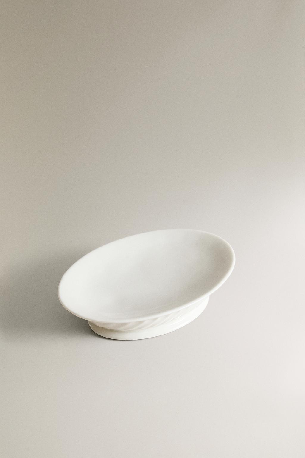 Керамическая мыльница с рельефным дизайном