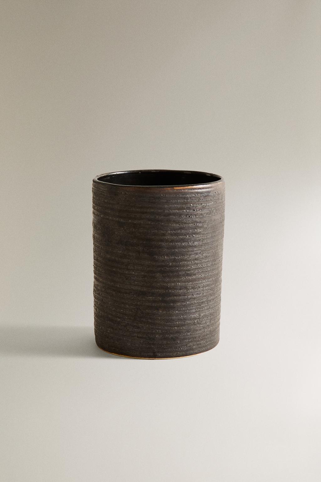 Черный керамический держатель для зубных щеток