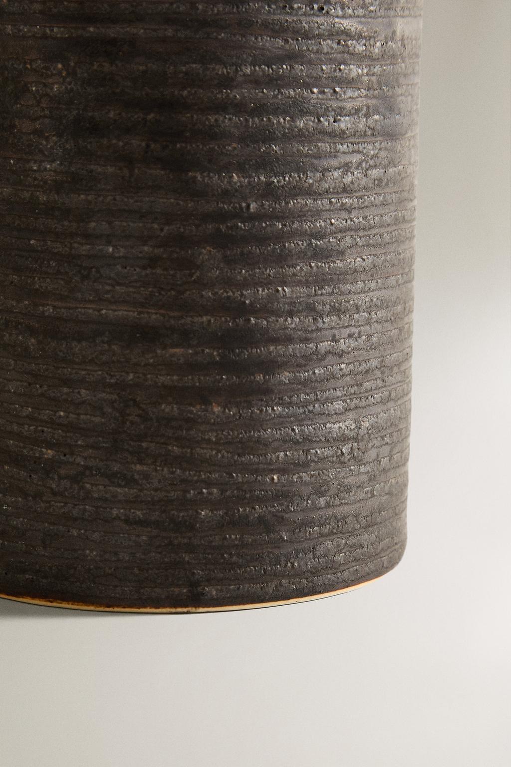 Черный керамический держатель для зубных щеток