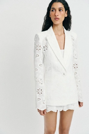 Приталенный блейзер с вышивкой и перфорацией- Заказать в России