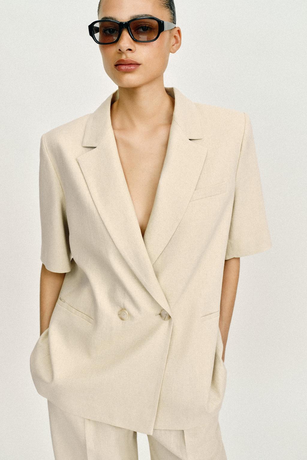 ДВУБОРТНЫЙ БЛЕЙЗЕР ИЗ СМЕСОВОГО ЛЬНА С КОРОТКИМИ РУКАВАМИ