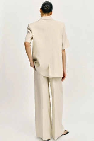 Двубортный блейзер из смесового льна с короткими рукавами- Заказать в России