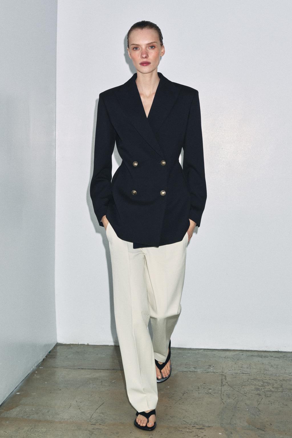 ПРИТАЛЕННЫЙ БЛЕЙЗЕР С ПУГОВИЦАМИ — ZW COLLECTION