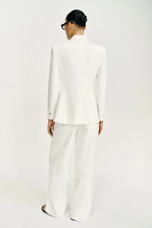 Приталенный блейзер с подплечниками- Заказать в России