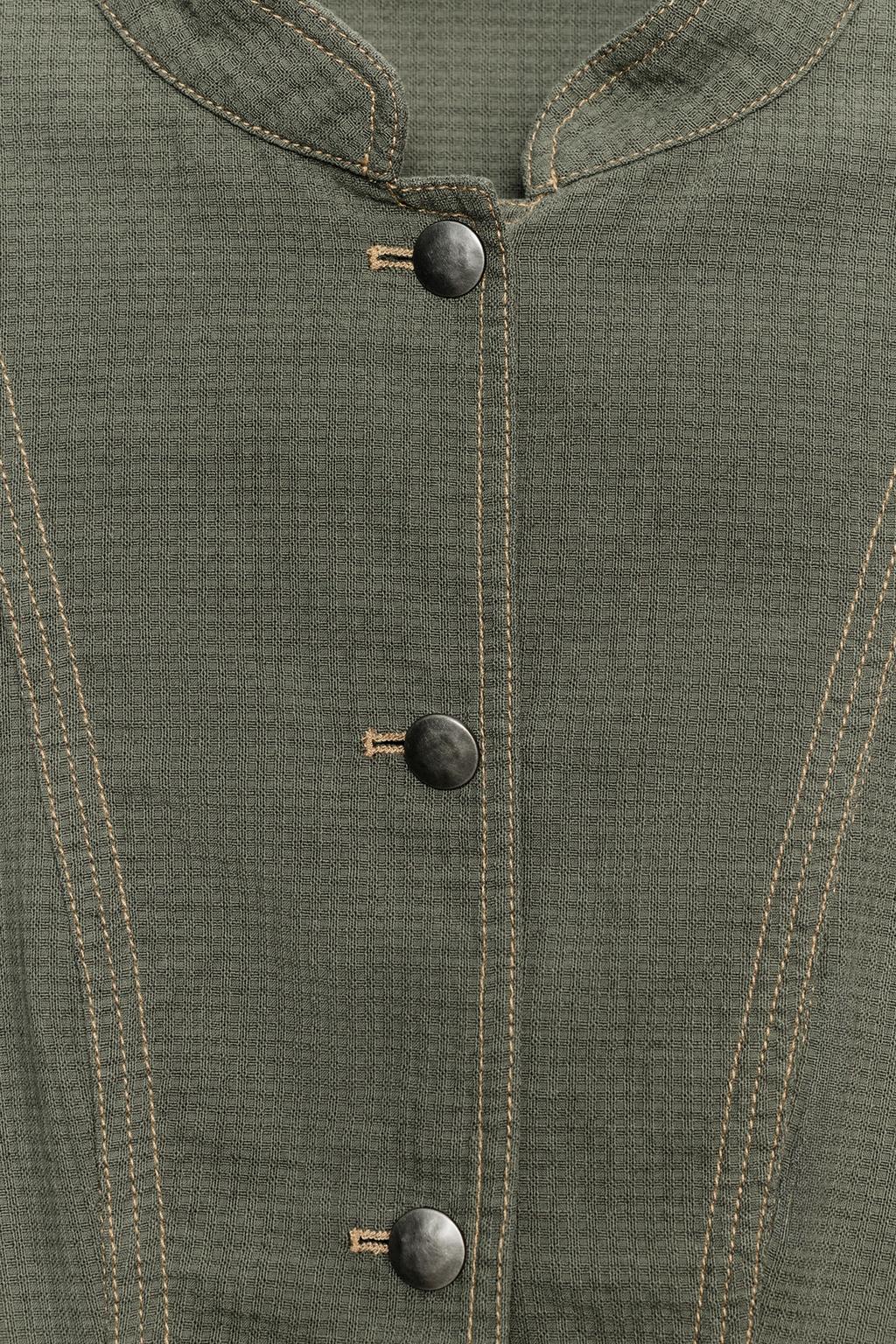 СТРУЯЩИЙСЯ БЛЕЙЗЕР С ОТСТРОЧКОЙ