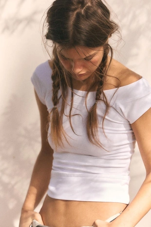 Топ с вырезом «лодочка»- Заказать в России