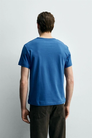 Футболка классического кроя