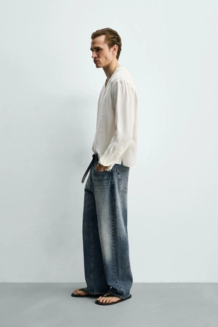 Рубашка с V-образным вырезом из струящейся ткани- Заказать в России