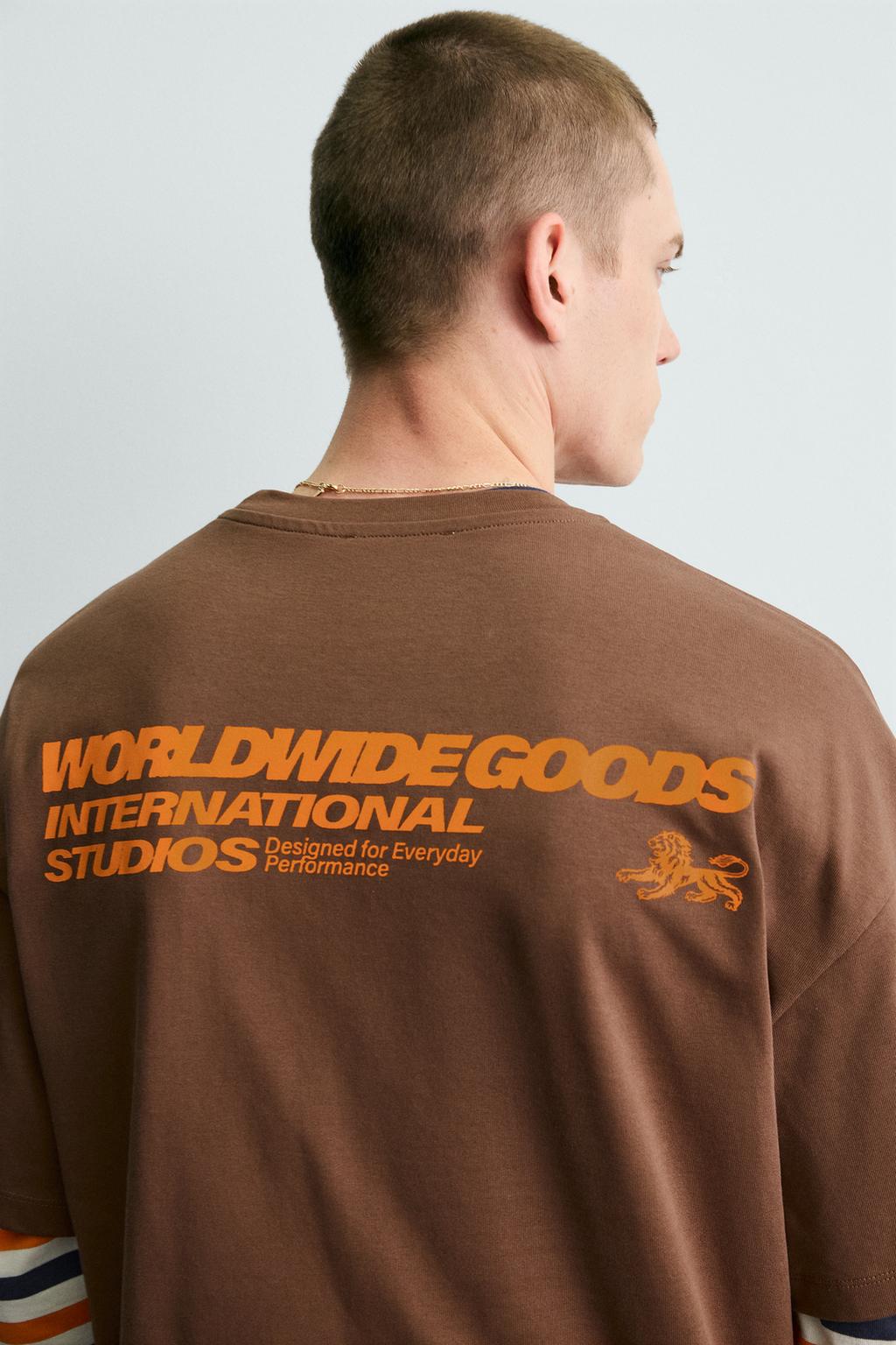 ФУТБОЛКА С КОНТРАСТНЫМ ПРИНТОМ