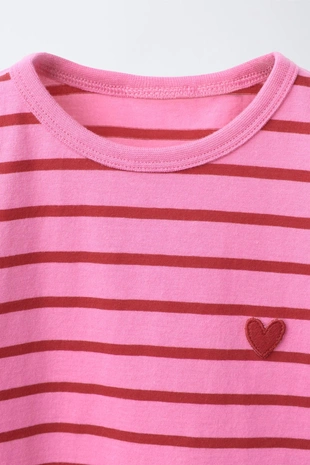 Футболка в полоску с вышитым сердцем