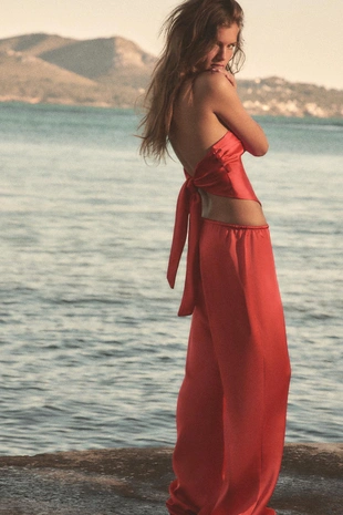 Атласные брюки на шнурке