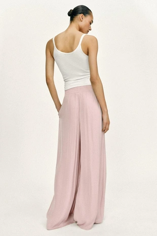 Широкие брюки с высокой посадкой